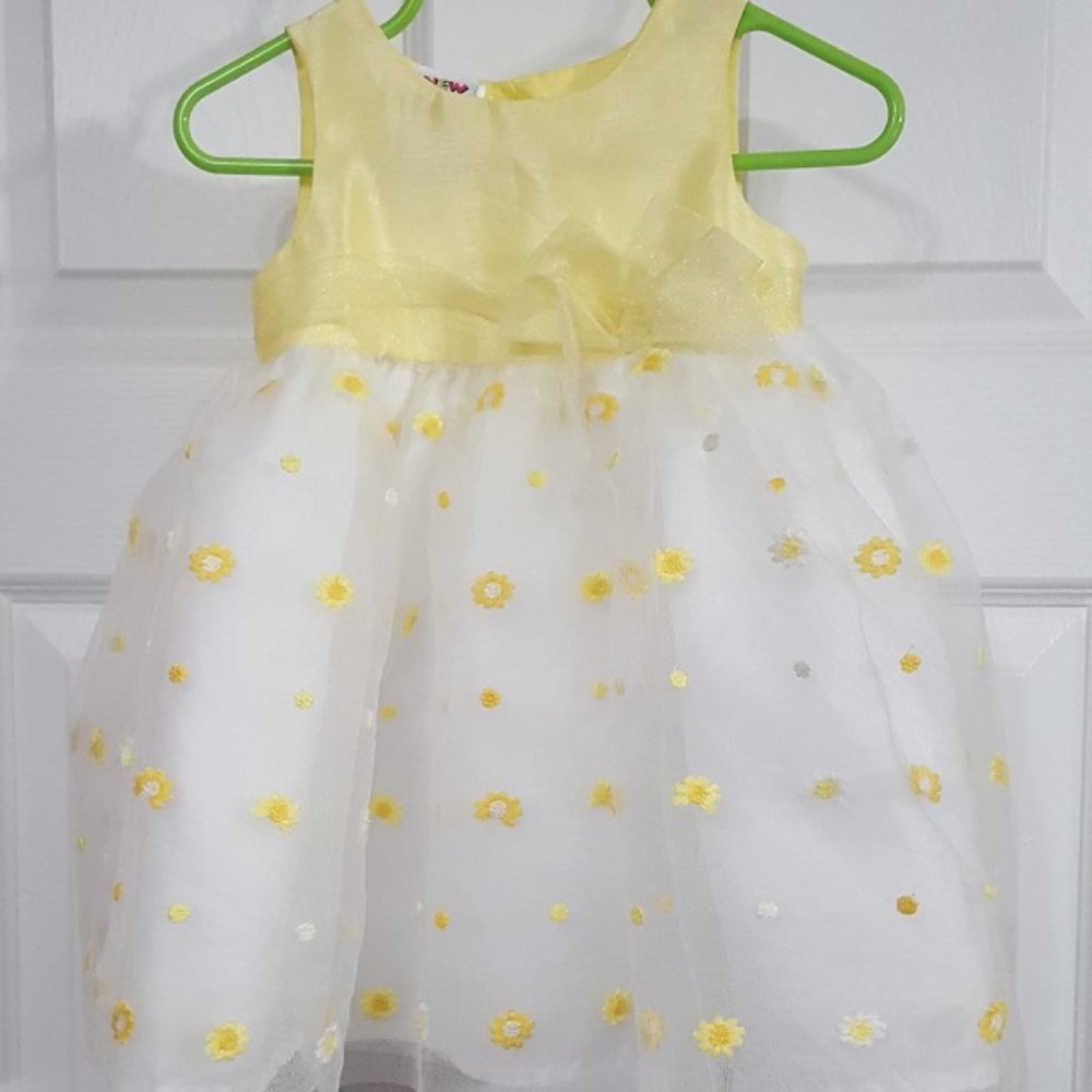 New Horizons. Infant Dress - Size 3-6 mos